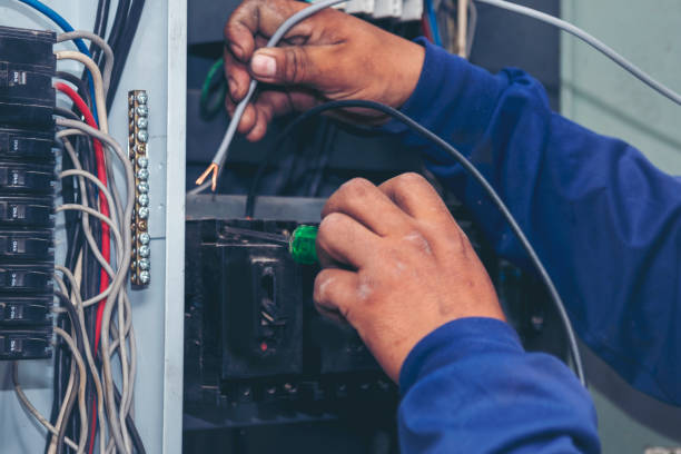 Best Licensed Electrician  in Toledo, OR