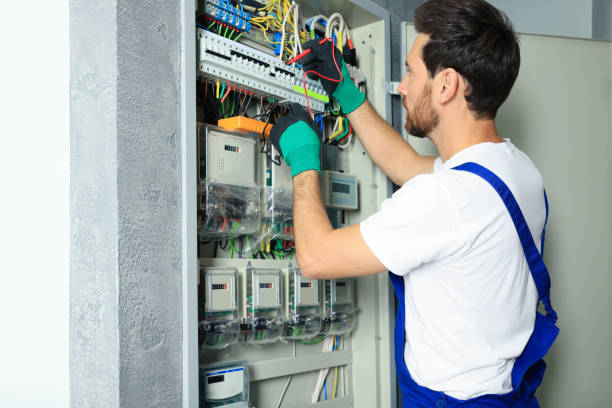 Best Licensed Electrician  in Toledo, OR